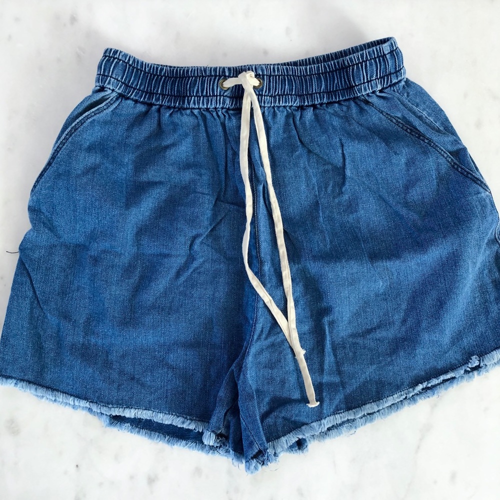 Aritzia Wilfred free denim shorts